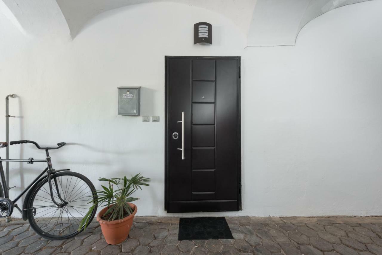 Royal Vega Apartment Λιουμπλιάνα Εξωτερικό φωτογραφία